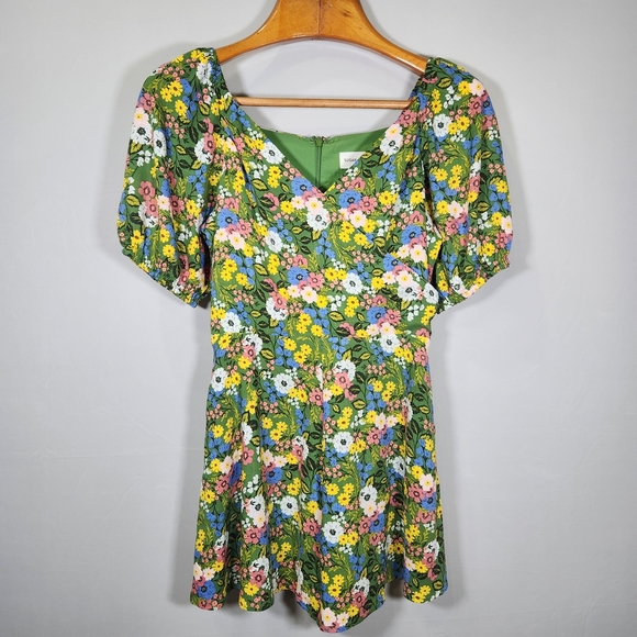 Green and White Floral Wrap Puff Sleeve Romper - Picture 10 of 13